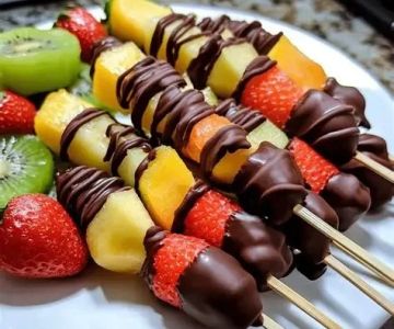 How to Make Chocolate-Covered Fruit Skewers – Easy and Delicious Recipe