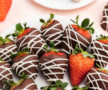 How to Make Easy Chocolate-Covered Strawberries for Holidays