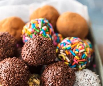 How to Make Easy Chocolate Truffles at Home - Simple & Delicious Recipe