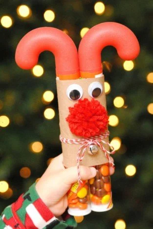 How to Make Candy-Themed Crafts for Christmas Gift Giving