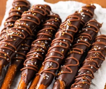How to Make Easy Chocolate-Covered Pretzel Rods - Step-by-Step Recipe