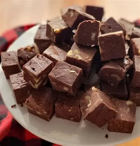 How to Make DIY Chocolate Fudge at Home