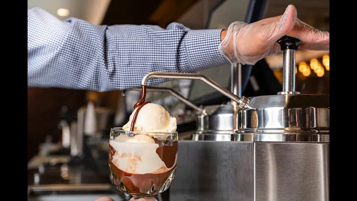 Ghirardelli Ice Cream & Chocolate Shop Picture 2