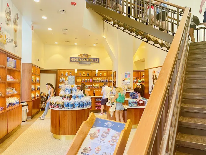 Ghirardelli Ice Cream & Chocolate Shop Picture 4