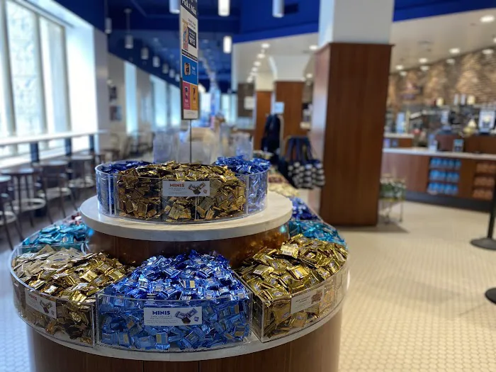 Ghirardelli Ice Cream & Chocolate Shop Picture 8
