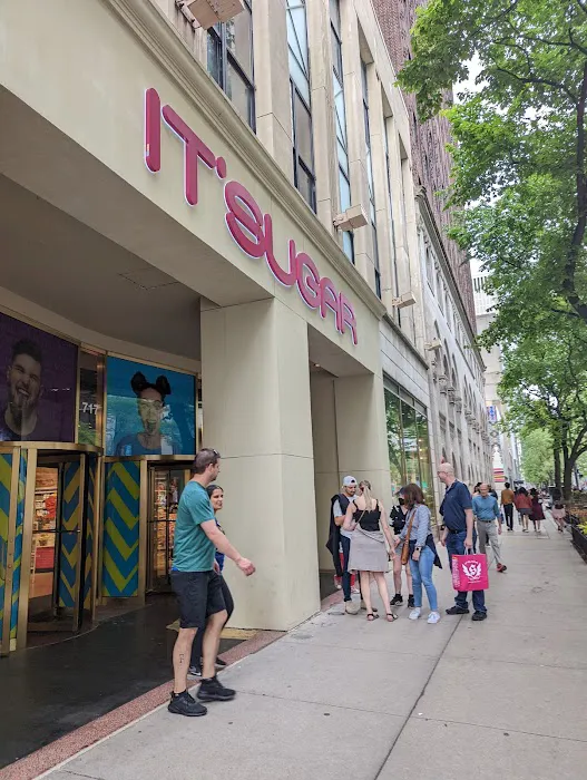 IT'SUGAR Michigan Avenue Picture 1