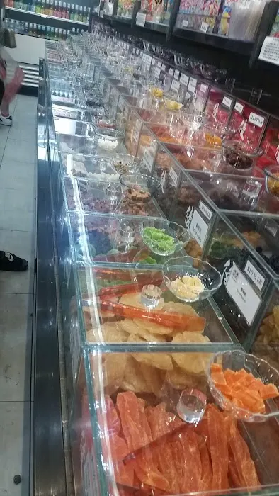 ICHIBAN CANDY AND SNACKS Picture 3