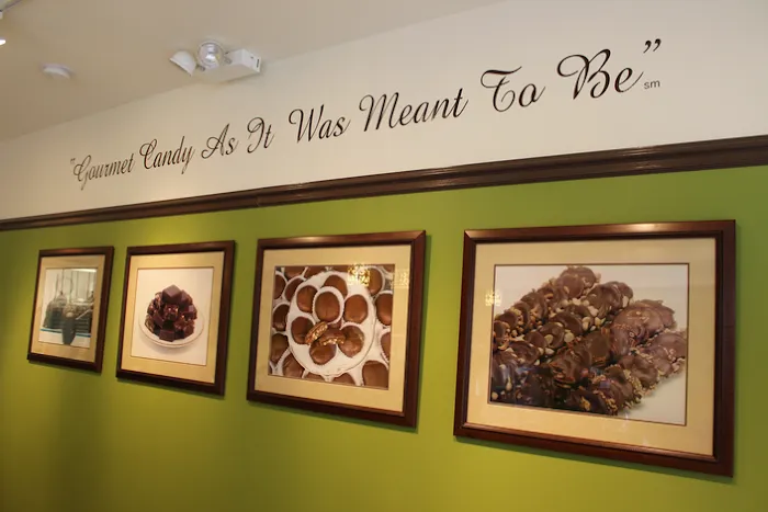Lilett' Candies Gourmet Candy & Ice Cream Shop Picture 3
