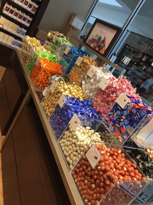 Lindt Chocolate Shop Picture 2