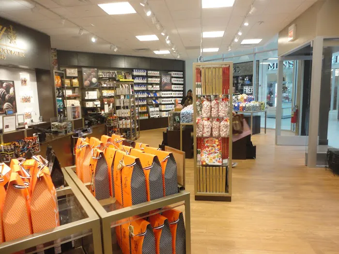 Lindt Chocolate Shop Picture 8