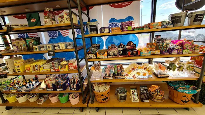 Albanese Confectionery Outlet Store Picture 2