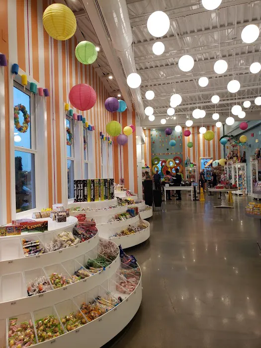 Albanese Confectionery Outlet Store Picture 3