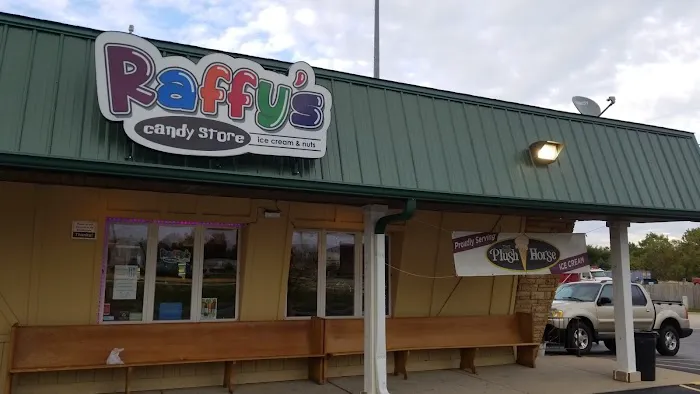 Raffy's Candy Store (Ice Cream, Popcorn, Nuts & more) Picture 2