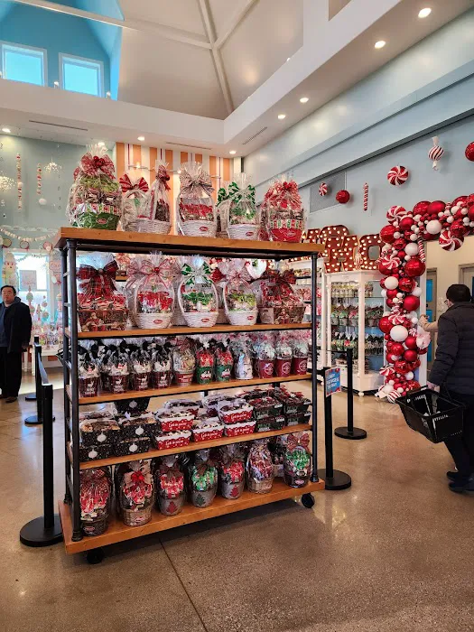 Albanese Candy Factory Store Picture 3