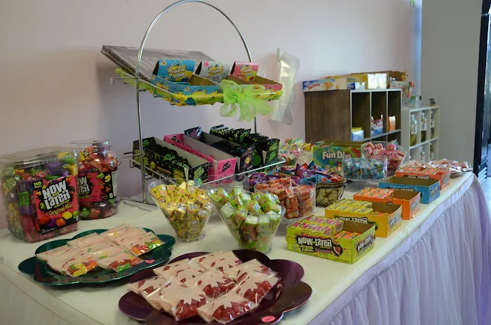 Hill’s Yum Yum Shop Picture 7