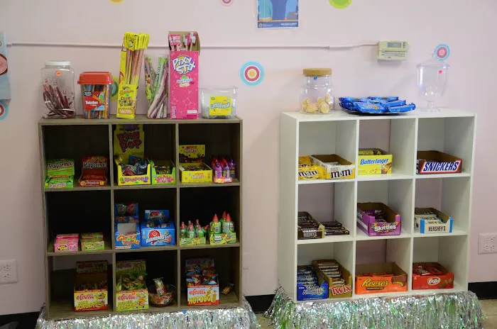 Hill’s Yum Yum Shop Picture 10