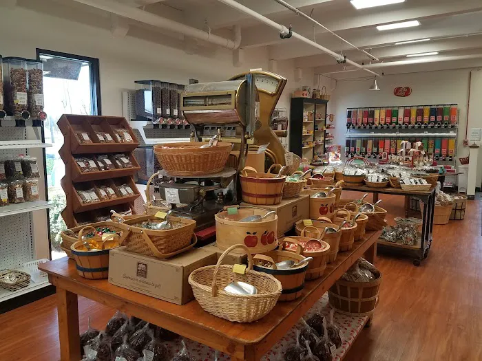 Long Grove Confectionery Co - Wauconda Outlet Picture 2