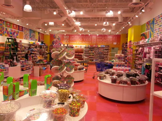 IT'SUGAR Gurnee Mills Picture 5