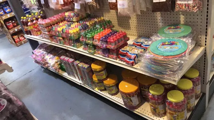 Candy store and grocery Lupita Picture 9