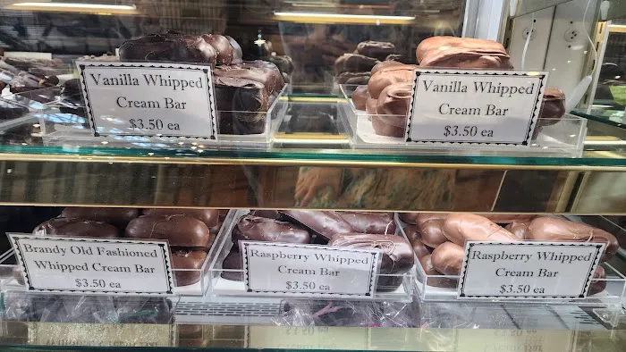 Freese's Candy Shoppe & Heavenly Roasted Nuts | Historic Third Ward, Milwaukee Picture 4