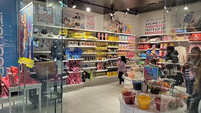 IT'SUGAR Woodfield Mall Picture 2