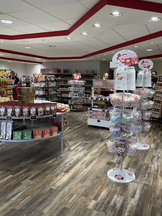 Tethan's Candy & Confections Picture 2