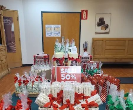 Long Grove Confectionery Outlet & Chocolate Tour
