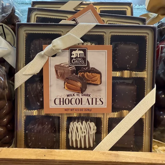 Long Grove Confectionery Co - Village Picture 2
