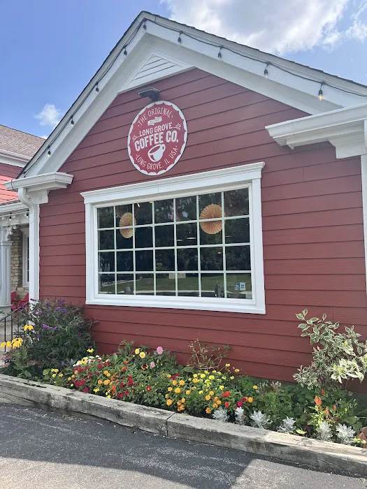 Long Grove Confectionery Co - Village Picture 3