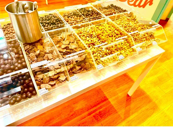 Sugar Bear Candy Store - Candy Store in Staten Island NY Picture 3