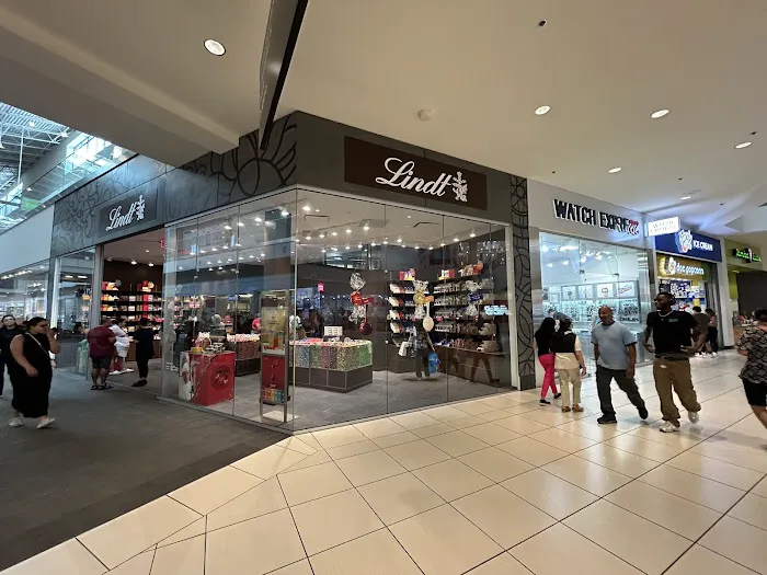 Lindt Chocolate Shop Picture 1