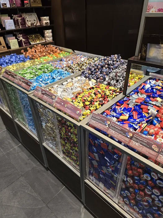 Lindt Chocolate Shop Picture 2