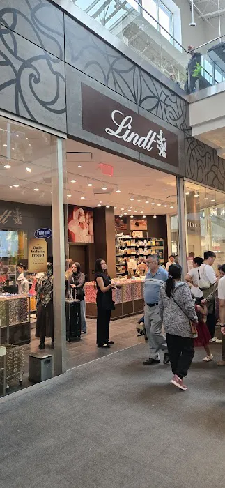 Lindt Chocolate Shop Picture 3