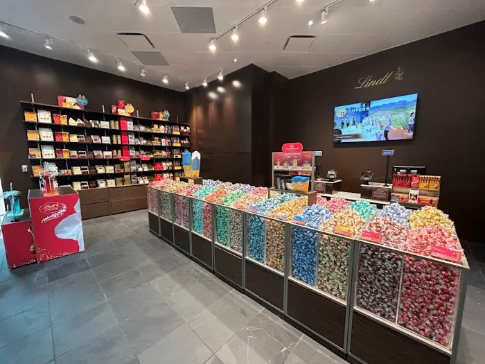 Lindt Chocolate Shop Picture 5
