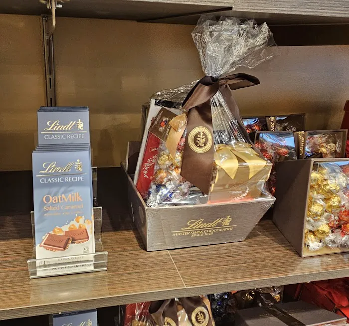 Lindt Chocolate Shop Picture 5