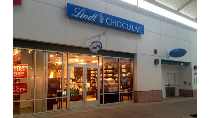 Lindt Chocolate Shop Picture 9