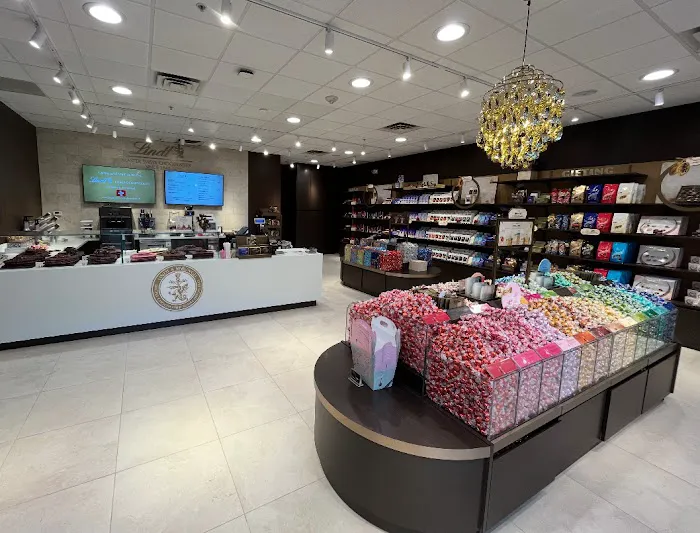 Lindt Chocolate Shop Picture 10