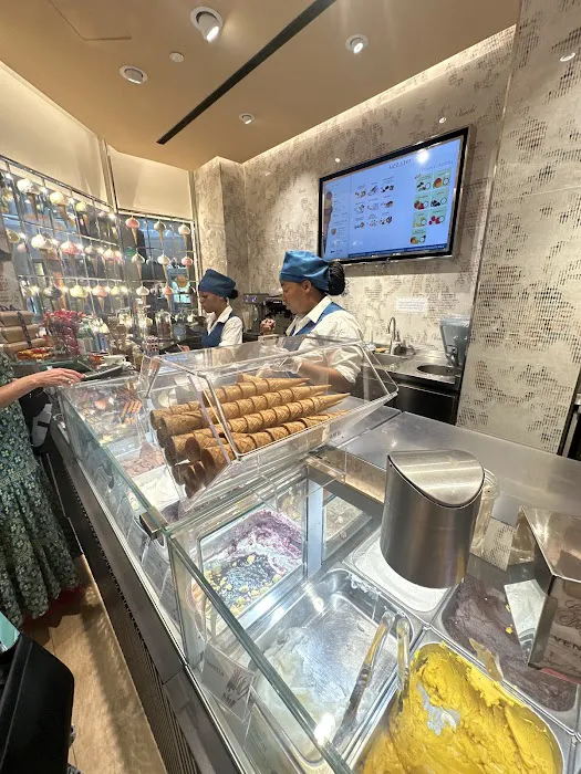 Venchi Chocolate & Gelato Short Hills Picture 4