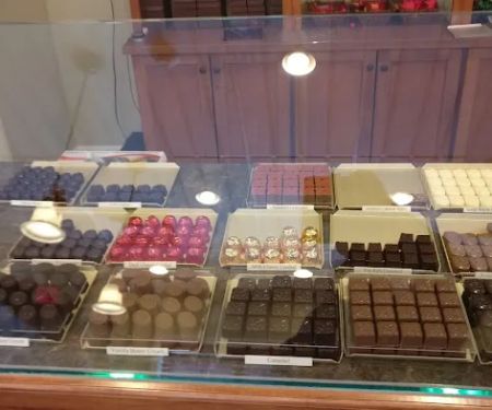 Newtown Chocolatier