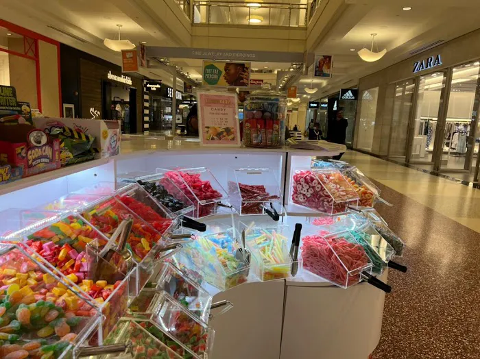 Sugar Bear Candy Store - Best Candy Store in Kings Plaza NY Picture 7
