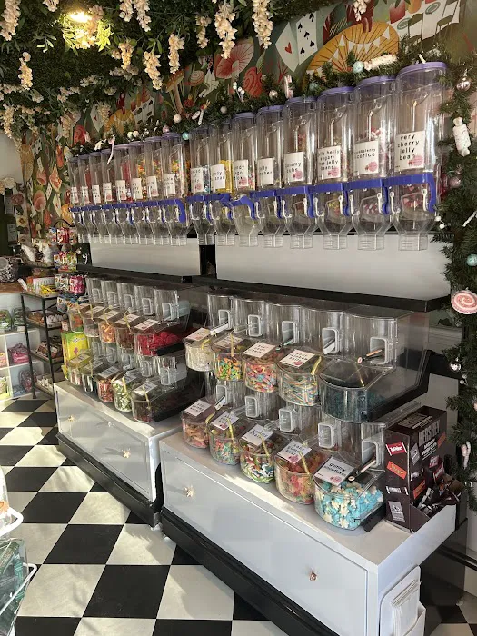 TweedleTee's Candies & Curiosities Picture 6