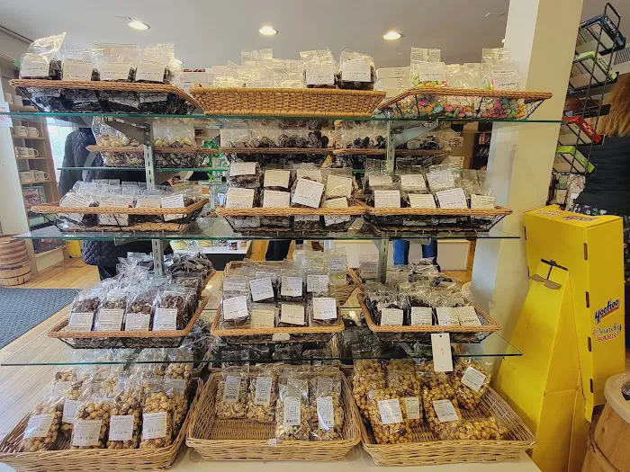 Skip's Candy Corner Picture 3