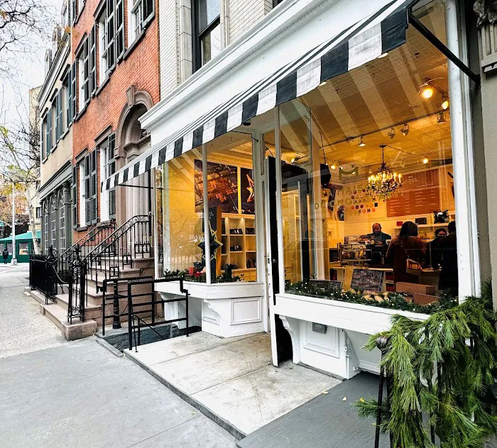 La Maison du Chocolat SoHo - Ice Cream, Macarons, and Chocolate Picture 3