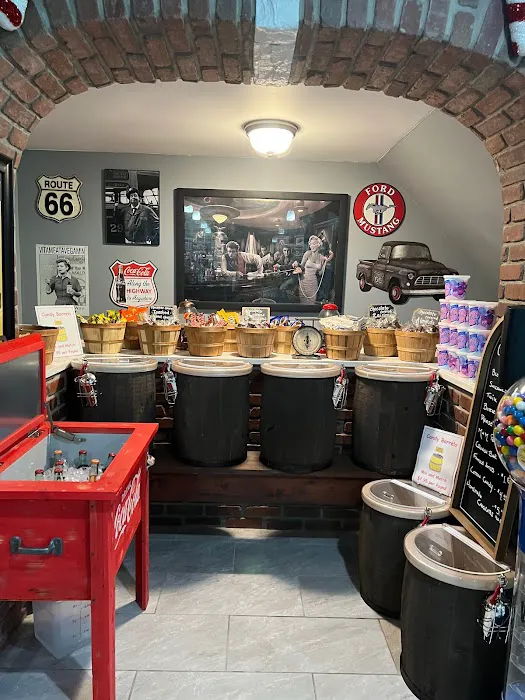 Muggsy's Sweet Shoppe Picture 5