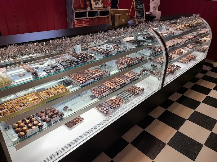Tracey's Candy Shoppe Picture 4