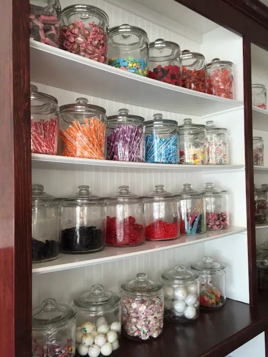 Tracey's Candy Shoppe Picture 7