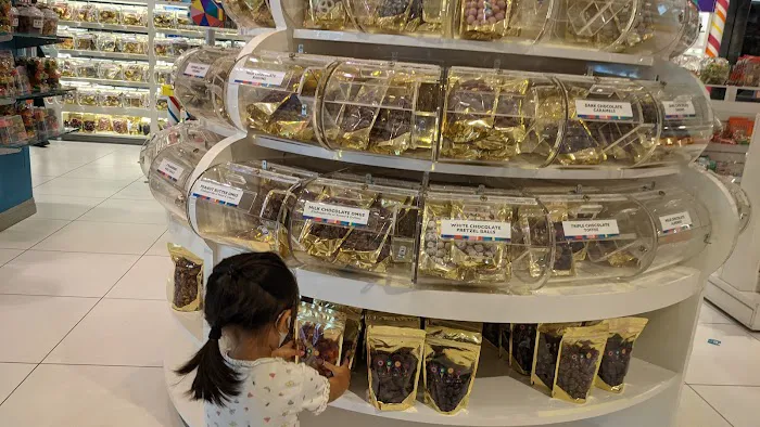 Dylan's Candy Bar Picture 2