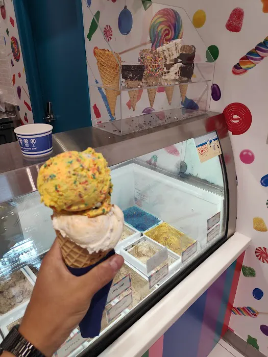 Dylan's Candy Bar Picture 4