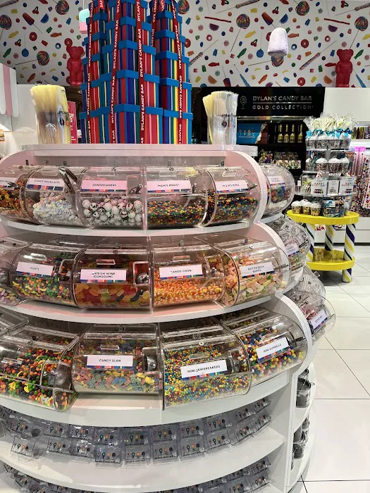 Dylan's Candy Bar Picture 8