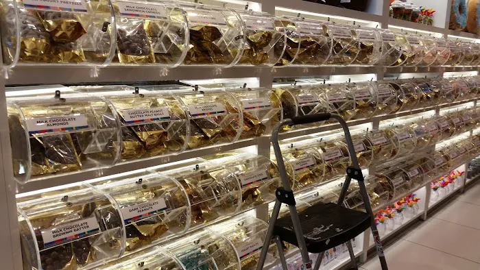 Dylan's Candy Bar Picture 9
